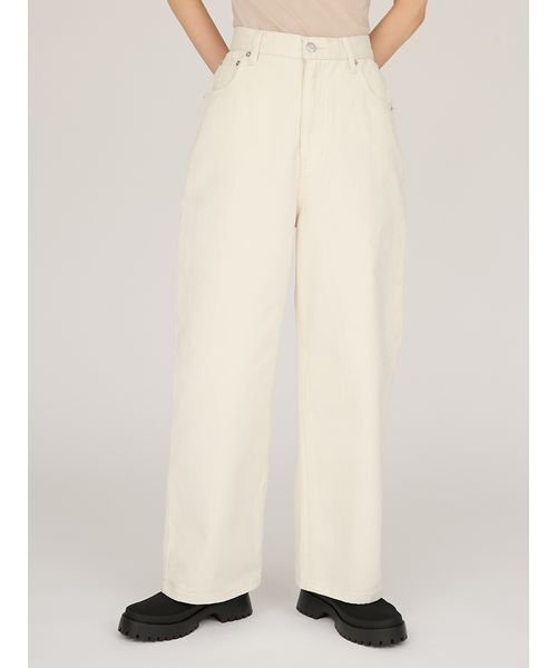 emmi(エミ)の「ルーズデニムパンツ(デニムパンツ・レディース・オフホワイト/ブルー/ブラウン・0/1)」の13枚目の写真