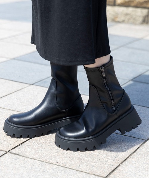 welleg（ウェレッグ）の「厚底 ストレッチ ショートブーツ（ブーツ・レディース・ブラック/ダークブラウン/アイボリー・M/L/LL/S）」の15枚目の写真