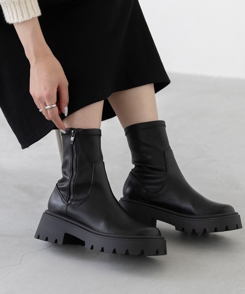 welleg（ウェレッグ）の「厚底 ストレッチ ショートブーツ（ブーツ・レディース・ブラック/ダークブラウン/アイボリー・M/L/LL/S）」の4枚目の写真