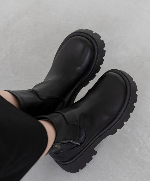 welleg（ウェレッグ）の「厚底 ストレッチ ショートブーツ（ブーツ・レディース・ブラック/ダークブラウン/アイボリー・M/L/LL/S）」の5枚目の写真