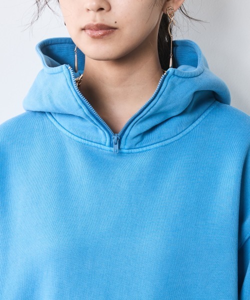 CHIC STYLE（シックスタイル）の「綿100％ピグメント染裏起毛フーディ＜大きいサイズ有＞シックスタイル（パーカー・レディース・ブルー/スミクロ・5L/4L/3L/LL/L/M）」の3枚目の写真