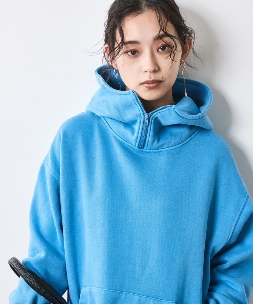 CHIC STYLE（シックスタイル）の「綿100％ピグメント染裏起毛フーディ＜大きいサイズ有＞シックスタイル（パーカー・レディース・ブルー/スミクロ・5L/4L/3L/LL/L/M）」の11枚目の写真