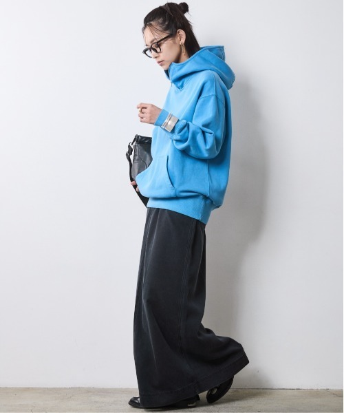 CHIC STYLE（シックスタイル）の「綿100％ピグメント染裏起毛フーディ＜大きいサイズ有＞シックスタイル（パーカー・レディース・ブルー/スミクロ・5L/4L/3L/LL/L/M）」の14枚目の写真