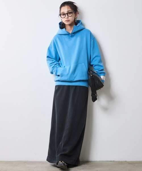 CHIC STYLE（シックスタイル）の「綿100％ピグメント染裏起毛フーディ＜大きいサイズ有＞シックスタイル（パーカー・レディース・ブルー/スミクロ・5L/4L/3L/LL/L/M）」の16枚目の写真