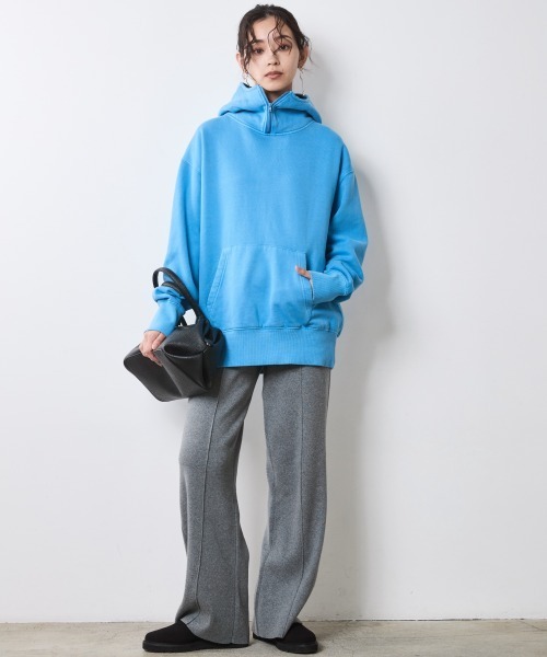 CHIC STYLE（シックスタイル）の「綿100％ピグメント染裏起毛フーディ＜大きいサイズ有＞シックスタイル（パーカー・レディース・ブルー/スミクロ・5L/4L/3L/LL/L/M）」の19枚目の写真