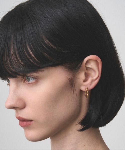 Juha(ユハ)の「PIERCE - STUDS - GOLD(ピアス(片耳用)・メンズ・ゴールド・FREE)」の2枚目の写真