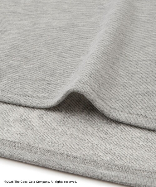 Coca Cola（コカコーラ）の「【Coca-Cola】【汗染み加工・セットアップ対応】ラメ入りミニ裏毛フレンチスリーブTシャツ（Tシャツ/カットソー・レディース・ライトグレー/チャコールグレー/グレー系その他・L/M）」の16枚目の写真