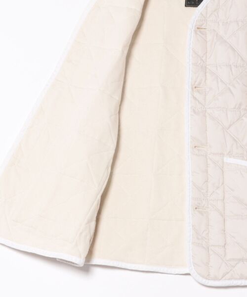 LAVENHAM(ラベンハム)の「Black Edition Washed Button Front Thornham Womens / ブラック エディション ウォッシュド ボタンフロント ソーンハム ウィメンズ(ベスト・レディース・オフホワイト/ダークブラック・10/8/6)」の7枚目の写真