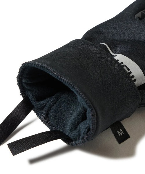NEW ERA（ニューエラ）の「NEW ERA/ニューエラ 手袋 イータッチ フリース ウォーマーグローブ ボックスロゴ ブラック/グレー 防寒 14675878（手袋・メンズ・ブラック×グレー・L/M）」の5枚目の写真