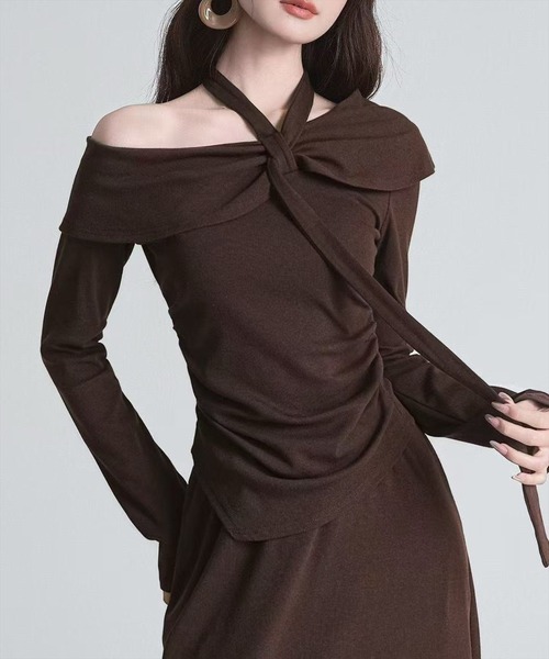 clear（クリア）の「【WEB限定】ラウンドヘムオフショルカットソートップス［韓国ファッション カジュアル］≪AW新作≫（Tシャツ/カットソー・レディース・ブラウン/アイボリー/サックスブルー・F）」の3枚目の写真