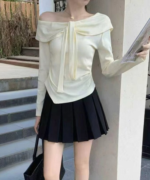 clear（クリア）の「【WEB限定】ラウンドヘムオフショルカットソートップス［韓国ファッション カジュアル］≪AW新作≫（Tシャツ/カットソー・レディース・ブラウン/アイボリー/サックスブルー・F）」の2枚目の写真