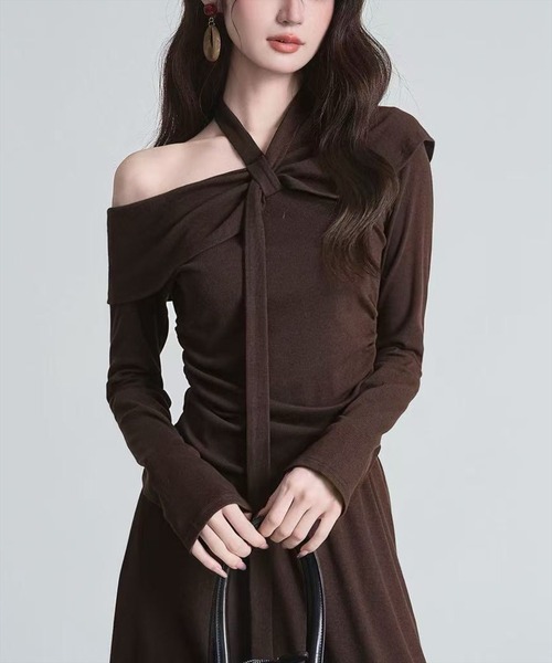 clear（クリア）の「【WEB限定】ラウンドヘムオフショルカットソートップス［韓国ファッション カジュアル］≪AW新作≫（Tシャツ/カットソー・レディース・ブラウン/アイボリー/サックスブルー・F）」の10枚目の写真