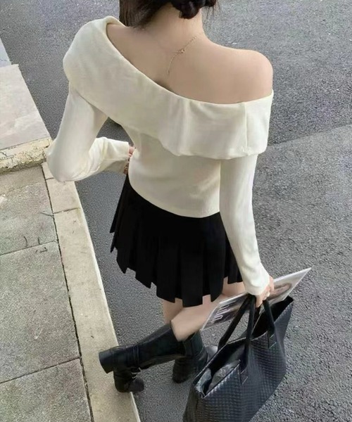 clear（クリア）の「【WEB限定】ラウンドヘムオフショルカットソートップス［韓国ファッション カジュアル］≪AW新作≫（Tシャツ/カットソー・レディース・ブラウン/アイボリー/サックスブルー・F）」の8枚目の写真