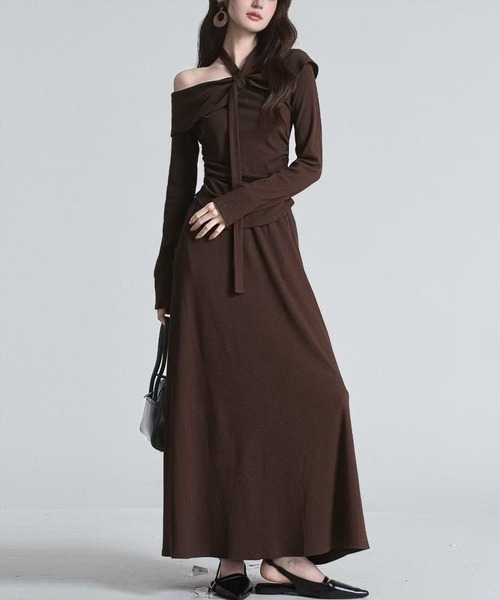 clear（クリア）の「【WEB限定】ラウンドヘムオフショルカットソートップス［韓国ファッション カジュアル］≪AW新作≫（Tシャツ/カットソー・レディース・ブラウン/アイボリー/サックスブルー・F）」の12枚目の写真