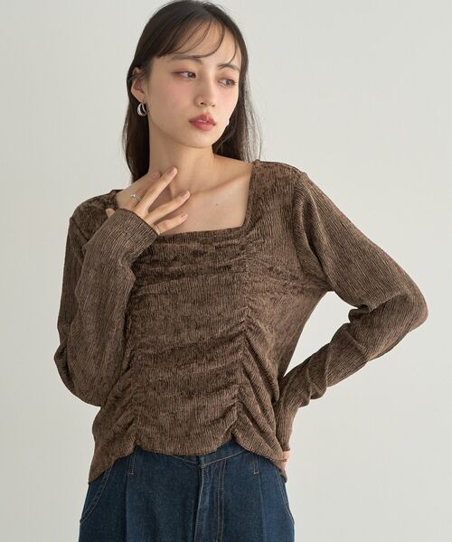 earth music&ecology(アースミュージックアンドエコロジー)の「プリーツベロア風ギャザープルオーバー(Tシャツ/カットソー・レディース・ブラック/ブラウン・F)」の2枚目の写真