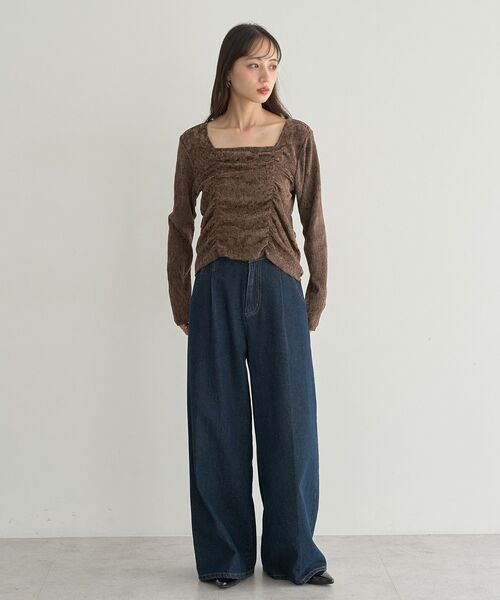 earth music&ecology(アースミュージックアンドエコロジー)の「プリーツベロア風ギャザープルオーバー(Tシャツ/カットソー・レディース・ブラック/ブラウン・F)」の11枚目の写真