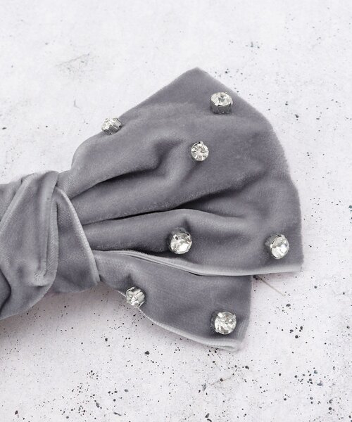 THE SHOP TK （ザ ショップ ティーケー ）の「【華やか＆上品】ビジューベロアリボンバレッタ（その他ヘアアクセサリー・レディース・グレー/ブラック・00）」の6枚目の写真