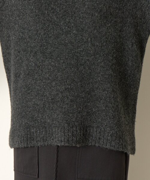 Jena espace merveilleux(ジェナ エスパスメルヴェイユ)の「【ふんわりやわらか】ソフトタッチVニット(ニット/セーター・レディース・レッド/チャコールグレー/グレー・FREE)」の21枚目の写真