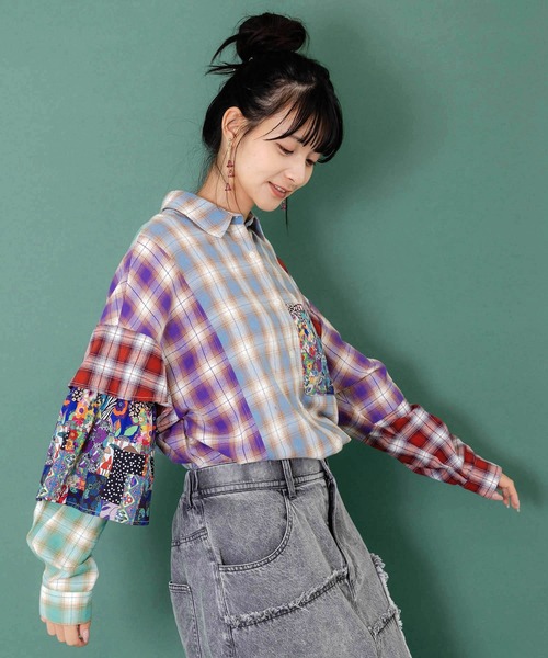 ScoLar（スカラー）の「153687：チェックと総柄のアシメパッチワークシャツ（シャツ/ブラウス・レディース・ブルー・M）」の9枚目の写真
