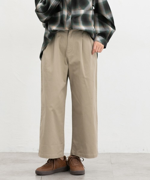 Honeys（ハニーズ）の「チノワイドストレート（股下６０ｃｍ）（チノパンツ・レディース・ブラック/ベージュ/ライトベージュ・M/L/SS/S）」の3枚目の写真