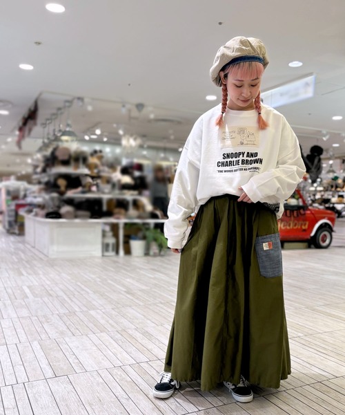 SNOOPY×OLD BETTY'S（スヌーピーカケルオールドベティーズ）の「スヌーピー【SNOOPY】Big Silhouette C/N Sweat（スウェット・レディース・ホワイト/ホワイト系その他2/C/D・M/L）」の9枚目の写真