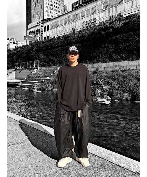 MUSINSA STANDARD（ムシンサスタンダード）の「[クールタンダード] クルーネック長袖Tシャツ [ブラック]（Tシャツ/カットソー・メンズ・その他・XXX-LARGE/SMALL/MEDIUM/LARGE/X-LARGE/XX-LARGE）」の14枚目の写真