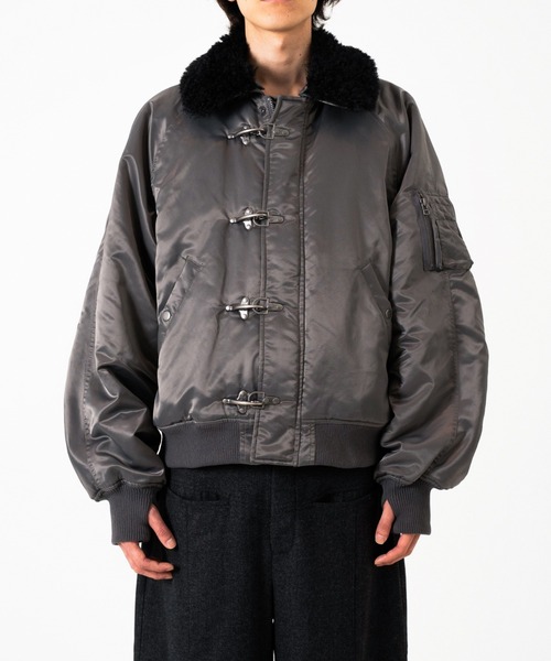 Camphor wood（カンファーウッド）の「DETACHABLE COLLAR FIREMAN BOMBER JACKET / 【襟取り外し可能】ファイヤーマンボンバージャケット（ブルゾン・メンズ・チャコール/カーキ・SMALL/MEDIUM/LARGE）」の18枚目の写真