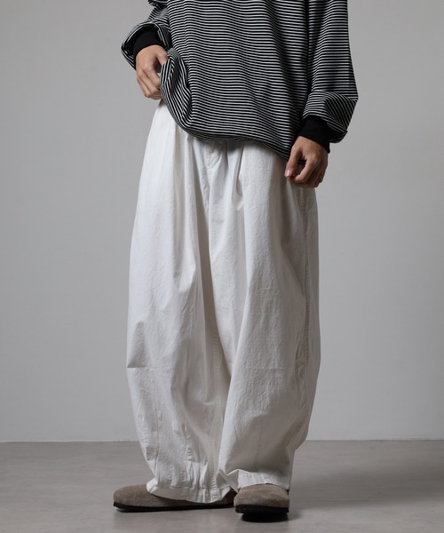OMNES(オムネス)の「ウォッシュ加工&ノーマル加工 ダンプサーカスパンツ(その他パンツ・メンズ・インディゴブルー/ベージュ系その他/アイボリー系・M/L)」の2枚目の写真