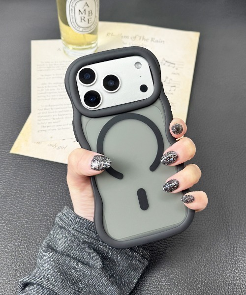 Fun & Daily(ファンアンドデイリー)の「Magsafe対応 Wave iPhone Case 16 17 Plus Pro ProMax Air(スマホケース/カバー・レディース・グレー/ブラック/ピンク・iPhone 16 Plus/iPhone 16 Pro/iPhone 16 Pro Max/iPhone 17/iPhone 17 Pro/iPhone 17 Pro Max/iPhone Air/iPhone 16e/iPhone 16)」の11枚目の写真