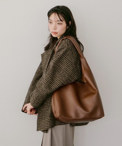 DRWCYS（ドロシーズ）の「バッグインポーチフェイクレザートートバッグ/PC・A4収納可能（トートバッグ・レディース・ブラウン・FREE）」の6枚目の写真