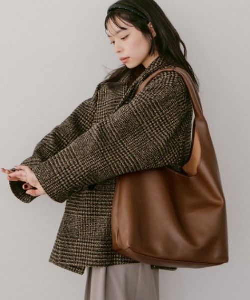 DRWCYS（ドロシーズ）の「バッグインポーチフェイクレザートートバッグ/PC・A4収納可能（トートバッグ・レディース・ブラウン・FREE）」の2枚目の写真