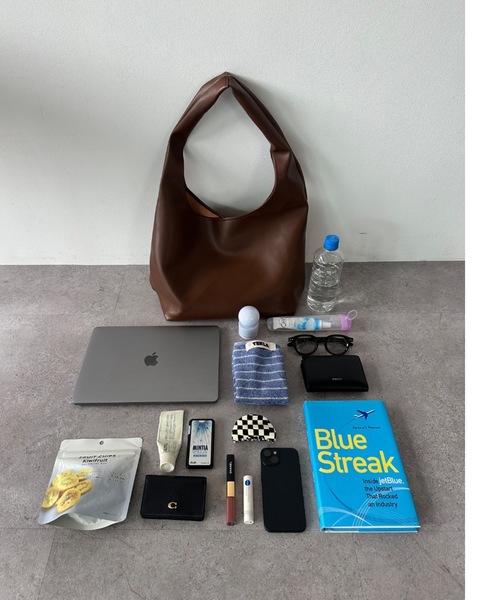 DRWCYS（ドロシーズ）の「バッグインポーチフェイクレザートートバッグ/PC・A4収納可能（トートバッグ・レディース・ブラウン・FREE）」の12枚目の写真