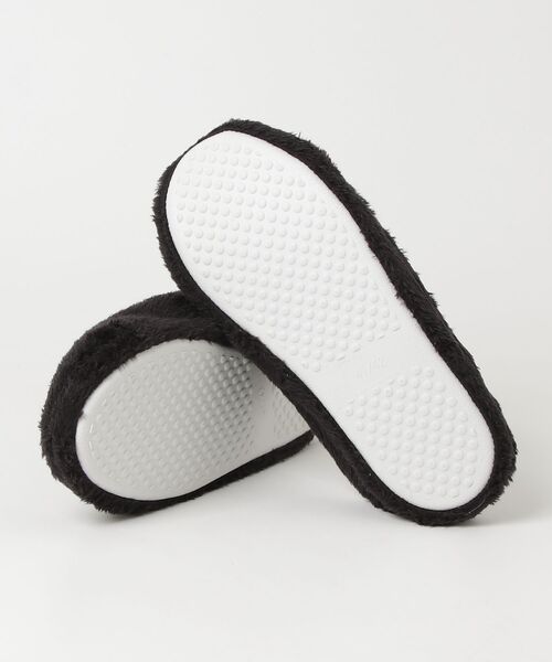 VANQUISH(ヴァンキッシュ)の「VANQUISH / ヴァンキッシュ VA刺繍 ファー スリッパ(その他シューズ・メンズ・ホワイト/ブラック・FREE)」の7枚目の写真