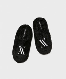 VANQUISH（ヴァンキッシュ）の「VANQUISH / ヴァンキッシュ VA刺繍 ファー スリッパ（その他シューズ）」