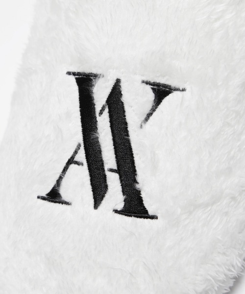 VANQUISH(ヴァンキッシュ)の「VANQUISH / ヴァンキッシュ VA刺繍 ファー スリッパ(その他シューズ・メンズ・ホワイト/ブラック・FREE)」の3枚目の写真