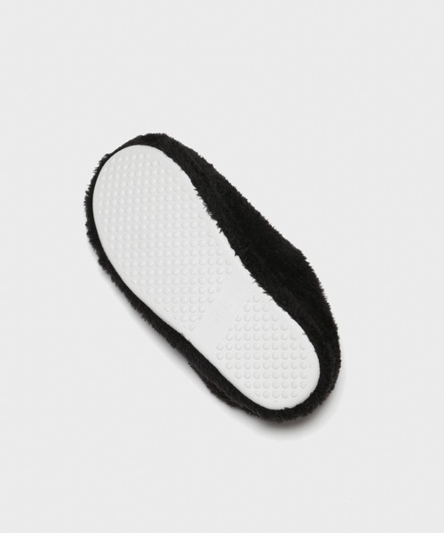 VANQUISH(ヴァンキッシュ)の「VANQUISH / ヴァンキッシュ VA刺繍 ファー スリッパ(その他シューズ・メンズ・ホワイト/ブラック・FREE)」の11枚目の写真