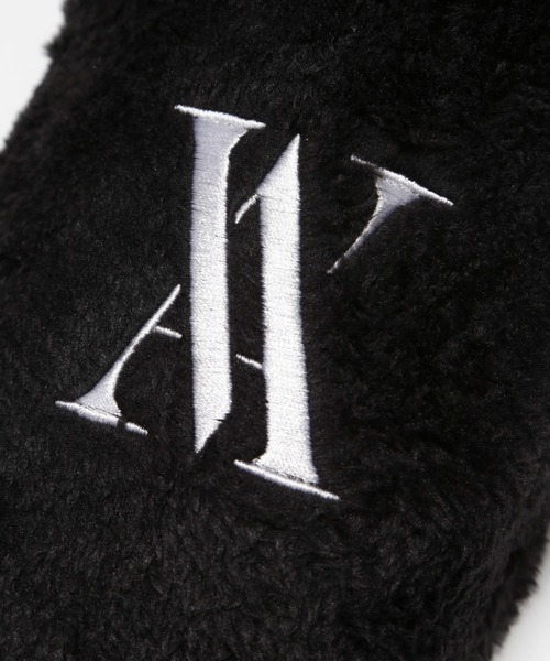 VANQUISH(ヴァンキッシュ)の「VANQUISH / ヴァンキッシュ VA刺繍 ファー スリッパ(その他シューズ・メンズ・ホワイト/ブラック・FREE)」の10枚目の写真