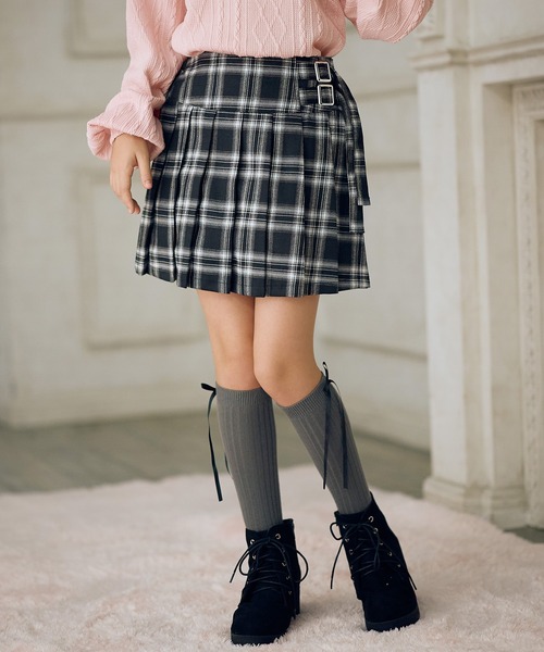 Amourire girl（アムリールガール）の「サイドベルトプリーツスカート（スカート・キッズ・ブラック/グレー/チャコールグレー・130cm/140cm/150cm/160cm）」の3枚目の写真