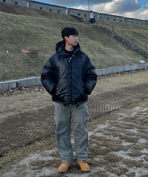 BESLOW(ビースロー)の「OVERSIZED M65 HOOD SHORT DOWN PARKA GLOSSY BLACK(ダウンジャケット/コート・メンズ・その他・MEDIUM/SMALL/X-SMALL)」の12枚目の写真
