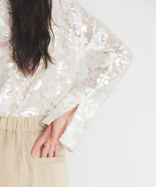 KBF（ケイビーエフ）の「チュールジャガードブラウス（シャツ/ブラウス・レディース・ブラック/アイボリー・ONE）」の5枚目の写真