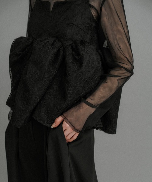 et.UNiVER（エトユニベール）の「Sheer Peplum Overlay Top＆Pants