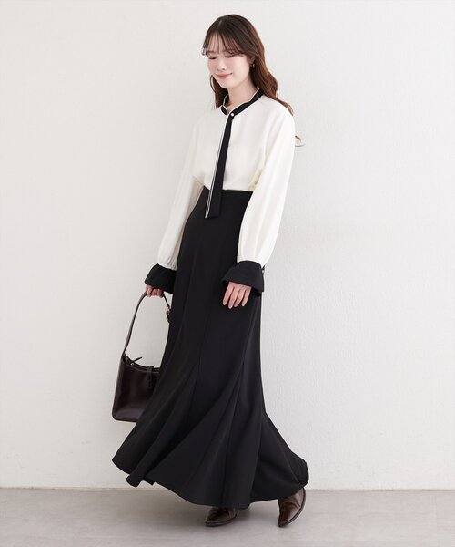 natural couture(ナチュラルクチュール)の「配色ボータイパールピンブラウス(シャツ/ブラウス・レディース・オフホワイト/ネイビー/ミント/グレイッシュベージュ・FREE)」の8枚目の写真