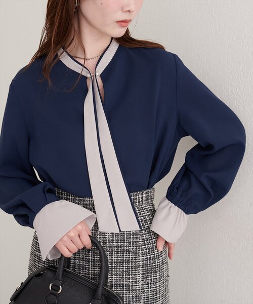 natural couture(ナチュラルクチュール)の「配色ボータイパールピンブラウス(シャツ/ブラウス・レディース・オフホワイト/ネイビー/ミント/グレイッシュベージュ・FREE)」の20枚目の写真