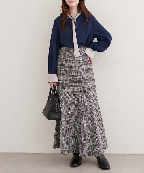 natural couture(ナチュラルクチュール)の「配色ボータイパールピンブラウス(シャツ/ブラウス・レディース・オフホワイト/ネイビー/ミント/グレイッシュベージュ・FREE)」の22枚目の写真