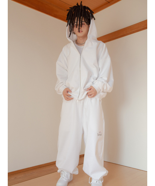 GOZER(ゴーザー)の「OVERSIZED THAILAND BIZ LOGO HOOD ZIP-UP(パーカー・メンズ・ホワイト・1/2)」の4枚目の写真