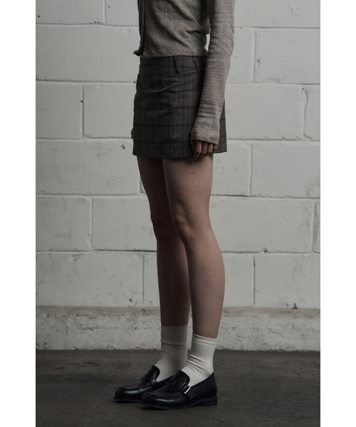 SYNERJYN(シナジン)の「CLASSIC CHECK MINI SKIRT DARK BEIGE(スカート・レディース・その他・MEDIUM/SMALL)」の2枚目の写真