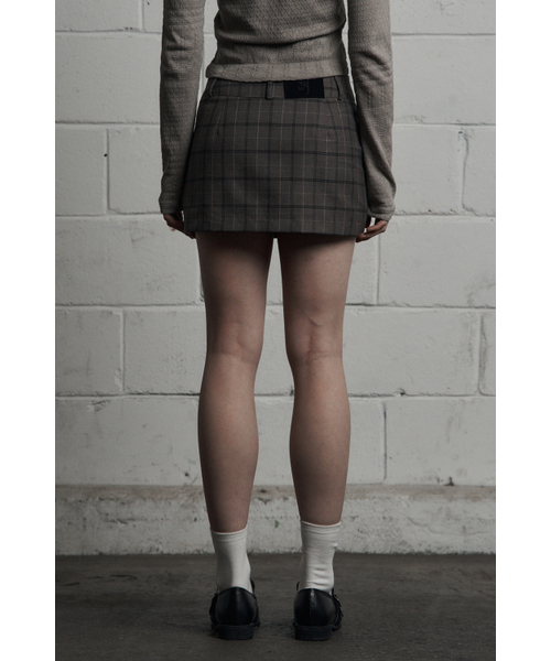 SYNERJYN(シナジン)の「CLASSIC CHECK MINI SKIRT DARK BEIGE(スカート・レディース・その他・MEDIUM/SMALL)」の3枚目の写真