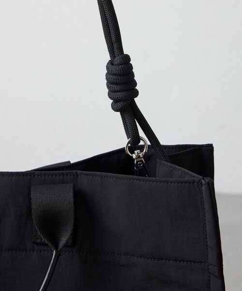 GALLARDAGALANTE（ガリャルダガランテ）の「【WEB限定】【2way／撥水加工】ナイロントート（トートバッグ・レディース・キャメル/ブラック・FREE）」の5枚目の写真