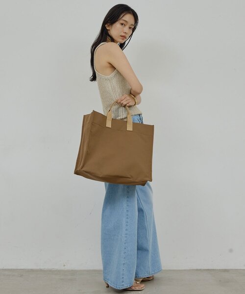 GALLARDAGALANTE（ガリャルダガランテ）の「【WEB限定】【2way／撥水加工】ナイロントート（トートバッグ・レディース・キャメル/ブラック・FREE）」の9枚目の写真