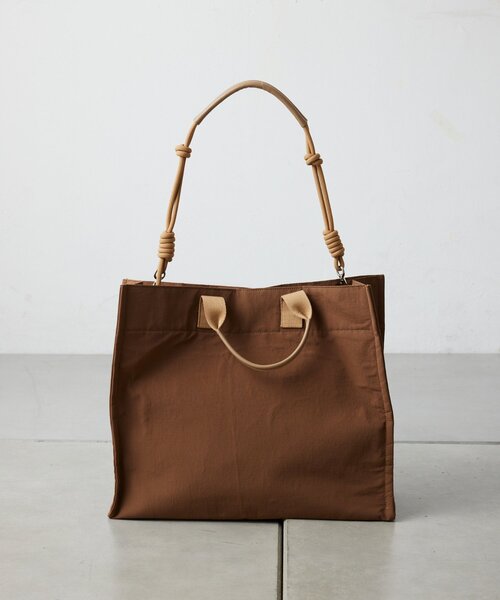 GALLARDAGALANTE（ガリャルダガランテ）の「【WEB限定】【2way／撥水加工】ナイロントート（トートバッグ・レディース・キャメル/ブラック・FREE）」の11枚目の写真